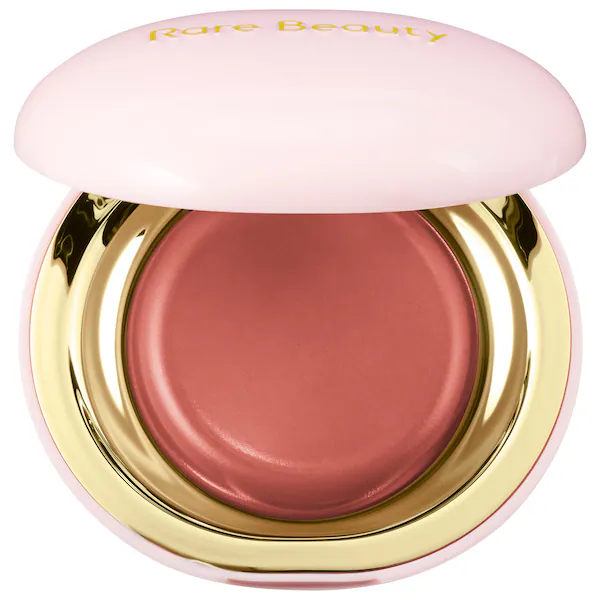 El Blush de Rare Beauty: Acabado Natural y Sutil.